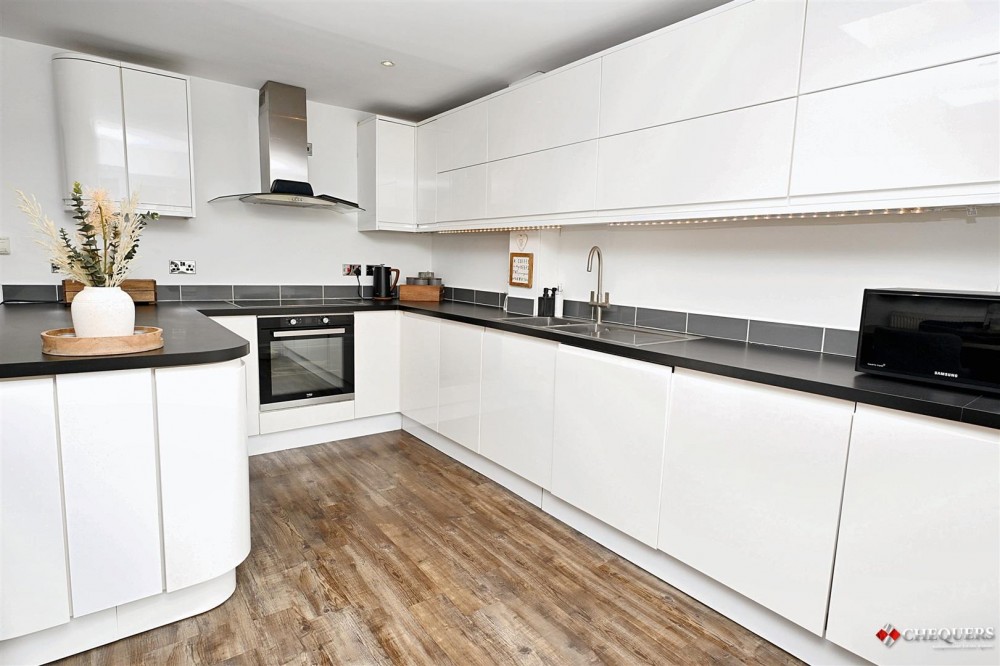 Images for Strawberry Fields, Bramley, Tadley