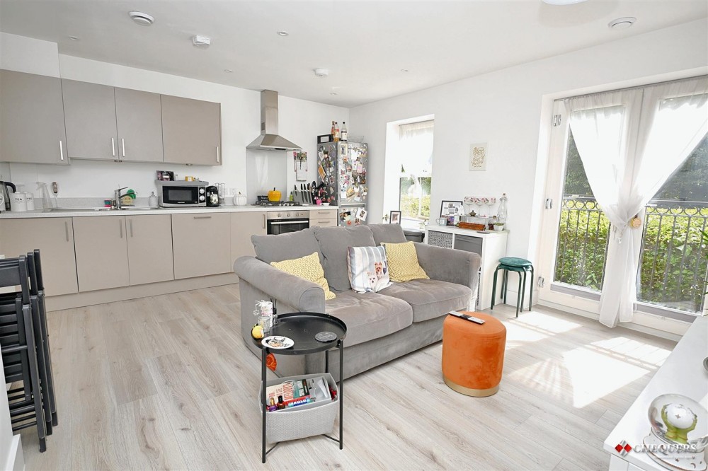 Images for 7 Aurum Green Avenue, Chineham, Basingstoke