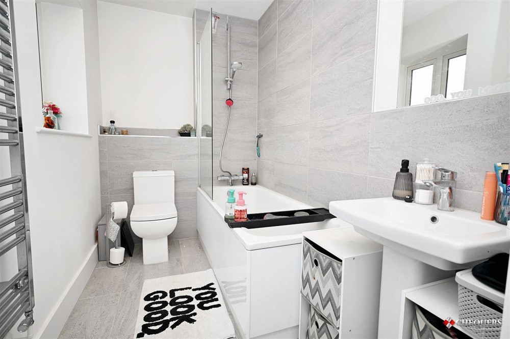 Images for 7 Aurum Green Avenue, Chineham, Basingstoke