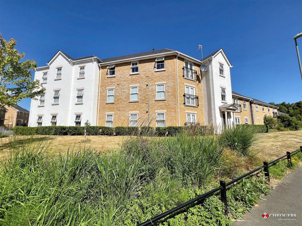 Images for 7 Aurum Green Avenue, Chineham, Basingstoke