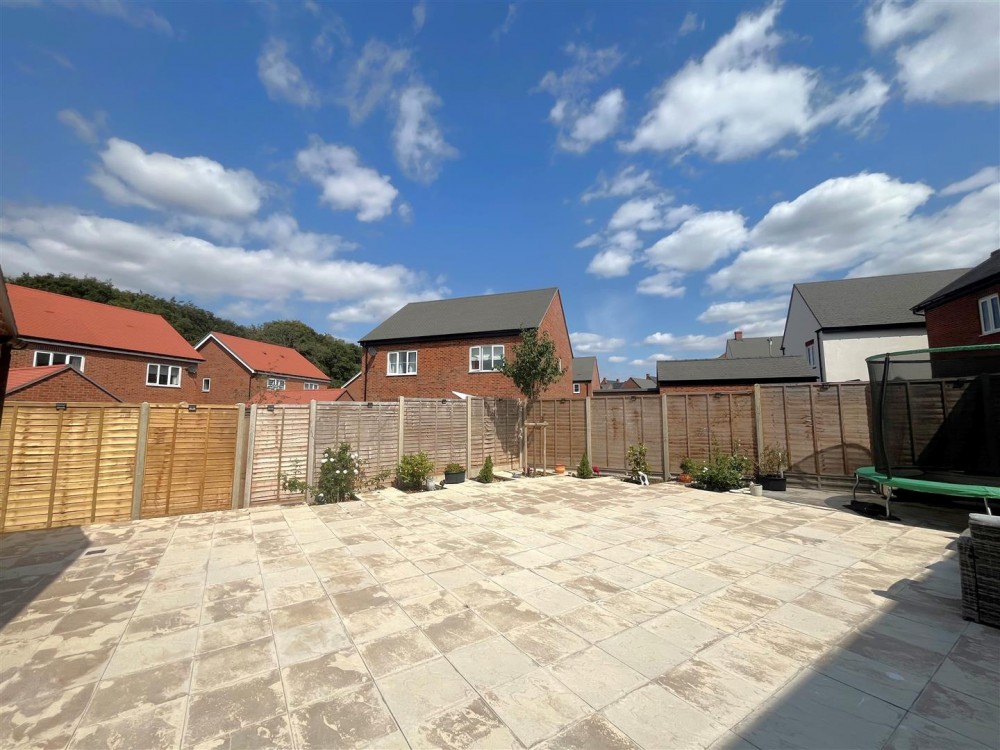 Images for Peacock Avenue, Basingstoke