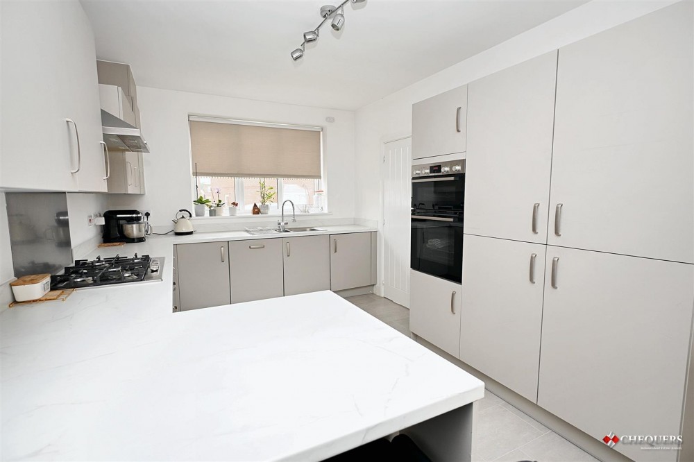 Images for Peacock Avenue, Basingstoke