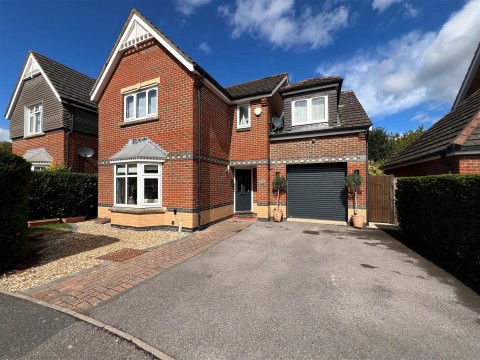 View full details for Wallis Drive, Bramley, Tadley