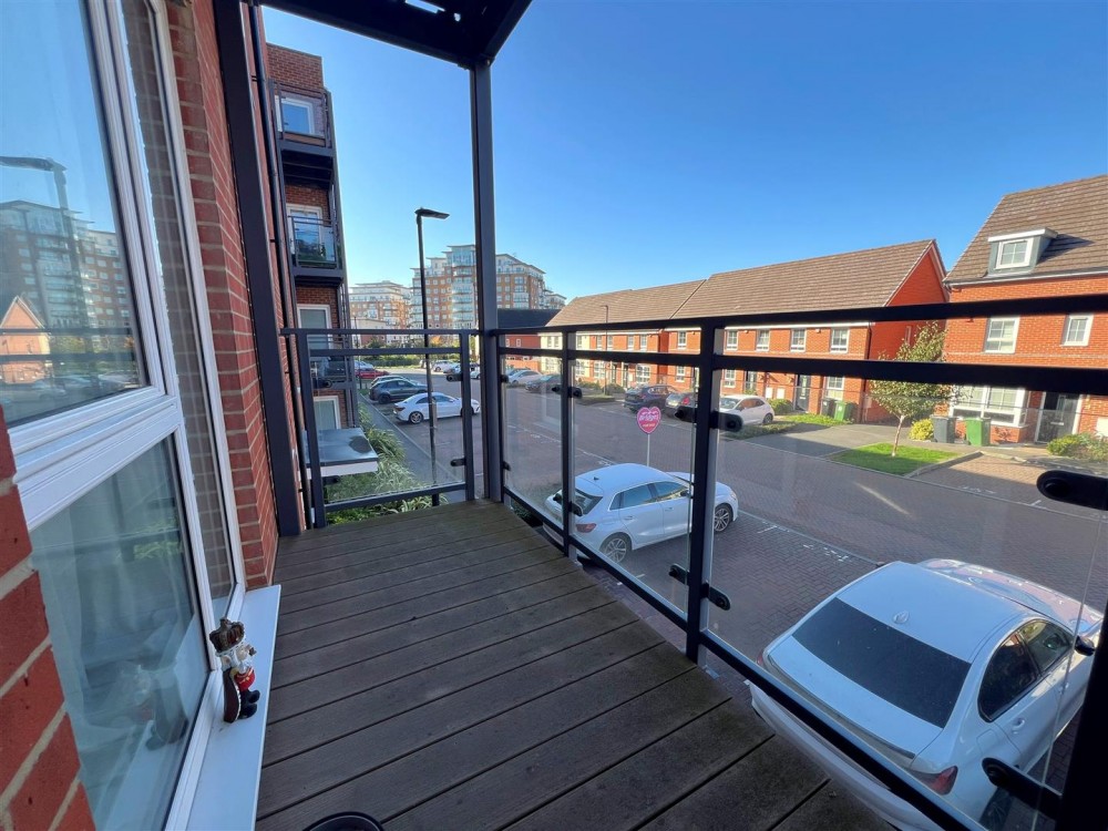 Images for 2 Robertson Way, Basingstoke