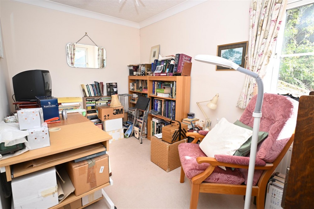 Images for Maynards Wood, Chineham, Basingstoke