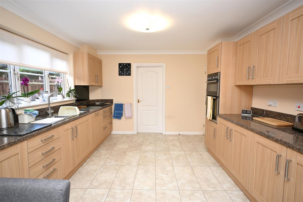 Images for Maynards Wood, Chineham, Basingstoke