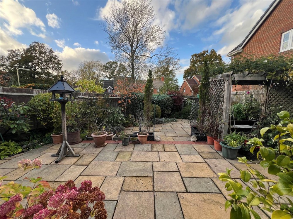 Images for Maynards Wood, Chineham, Basingstoke