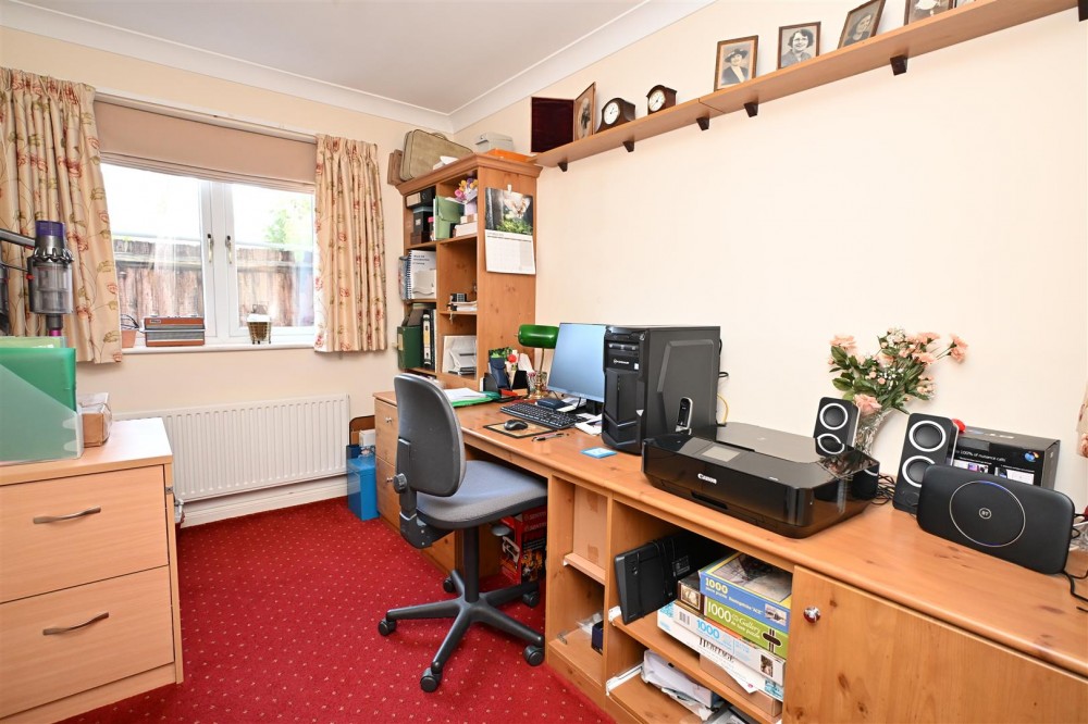 Images for Maynards Wood, Chineham, Basingstoke