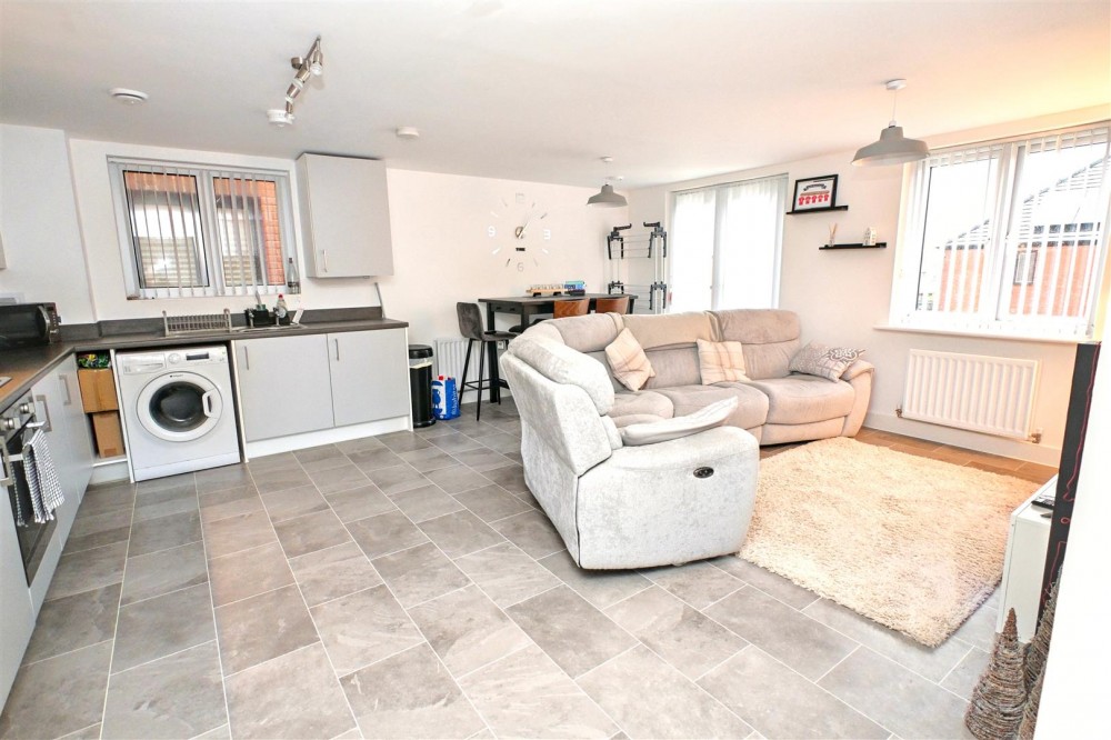 Images for Treetop Avenue, Basingstoke