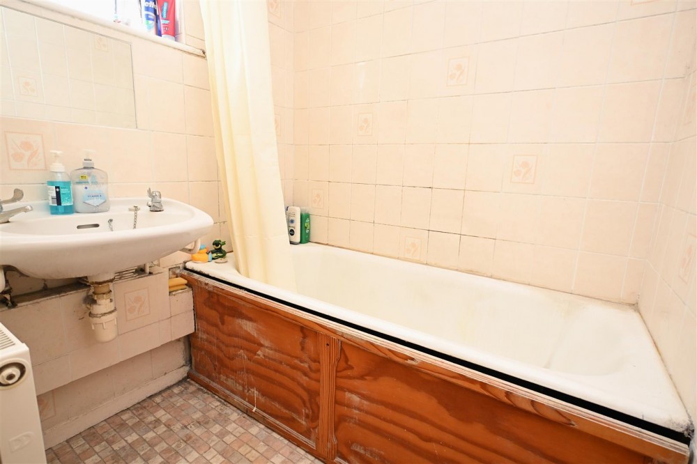 Images for Montserrat Road, Basingstoke