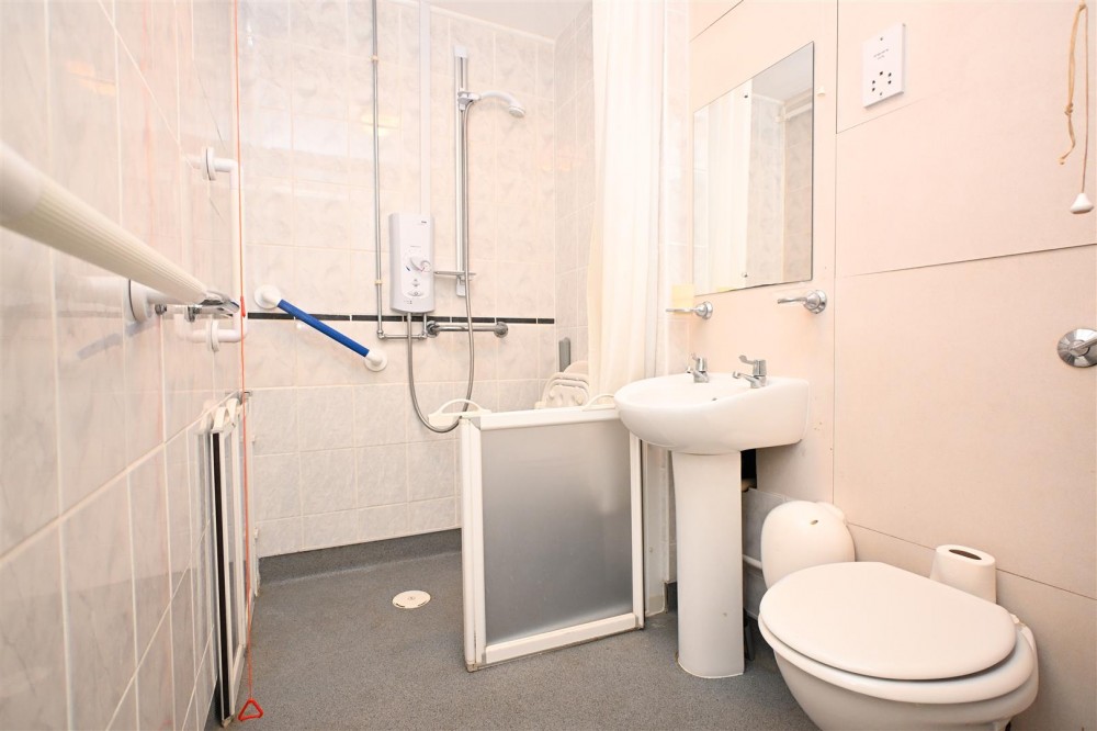 Images for Oakfields, Lychpit, Basingstoke