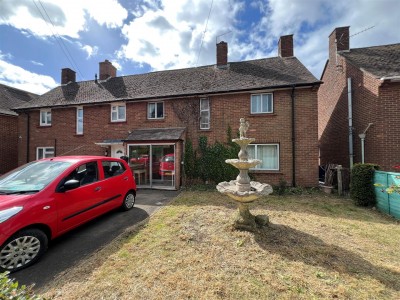 Queen Mary Avenue, Basingstoke