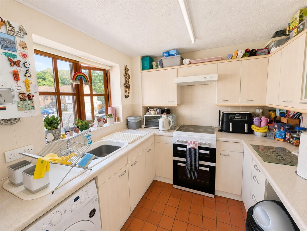 Images for Gander Drive, The Beeches, Basingstoke